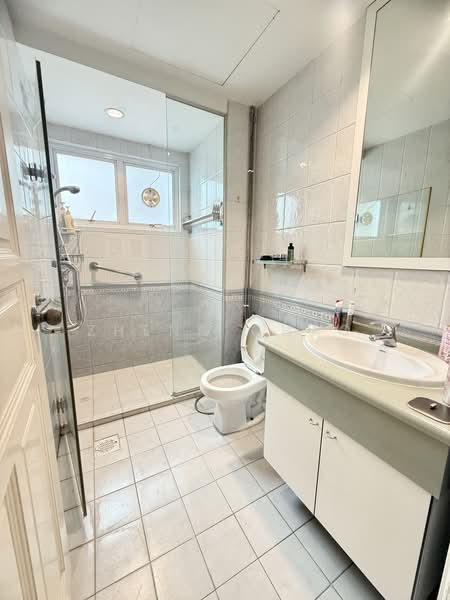Monarchy Apartments, 51 Mandalay Road, Room Rental, 140 sqft, Apartment For Rent, by Zheng Chao, 60185037 - Bathroom - PropertyGuru.com.sg