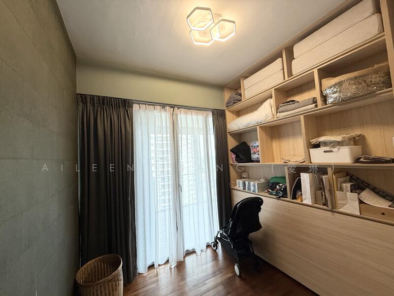 For Sale - Thomson Three