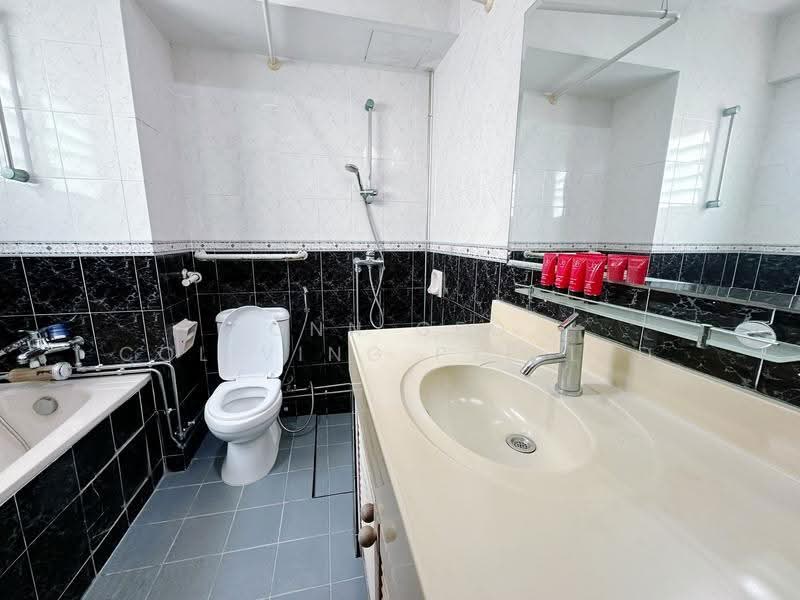 Melville Park, 18 Simei Street 1, Pasir Ris / Tampines, Room Rental, 200 sqft, Apartment For Rent, by David, 60185088 - Bathroom - PropertyGuru.com.sg