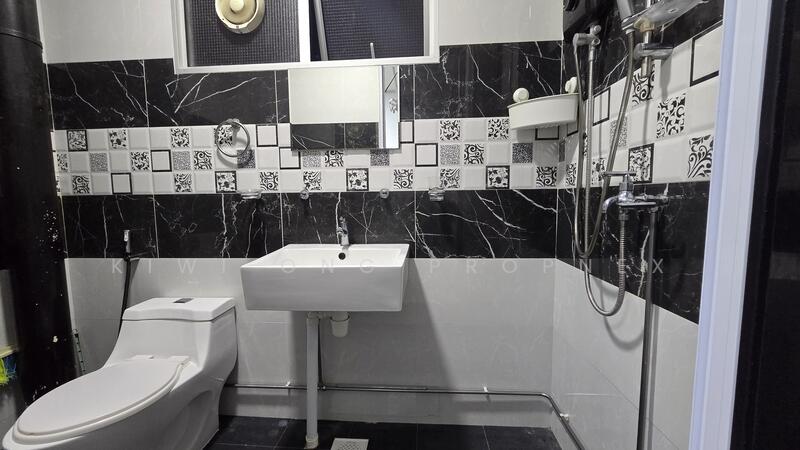 For Sale - 137 Simei Street 1