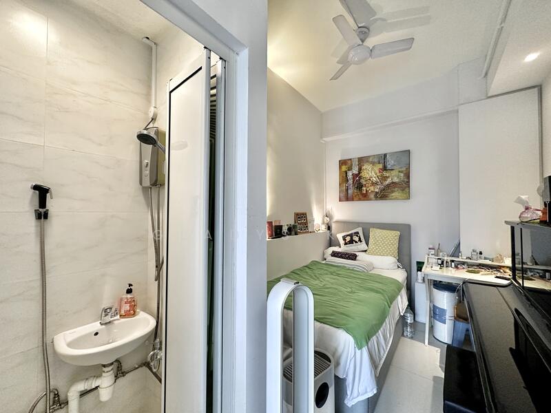 #08-XX Room 6 (Attached Bath)