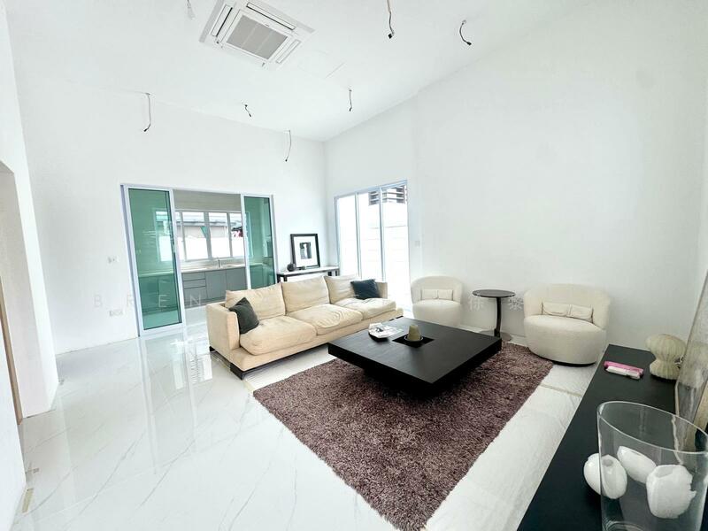 Freehold 3-storey semi-detached for sale