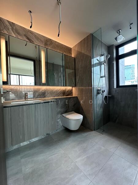 Piccadilly Grand, 5 Northumberland Road, 2 Bedrooms, 710 sqft, Condominium For Rent, by Jamie Koh, 60185934 - Bathroom - PropertyGuru.com.sg