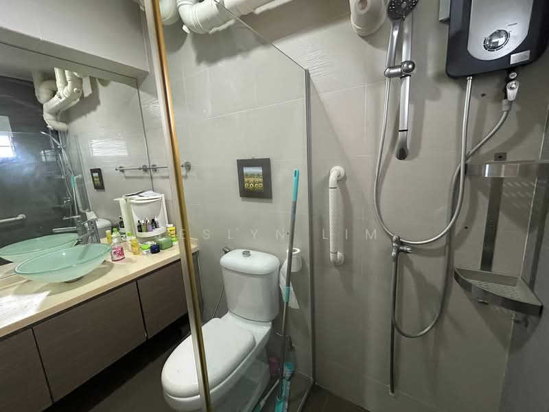 686B Choa Chu Kang Crescent, 686B Choa Chu Kang Crescent, 3 Bedrooms, 1,184 sqft, HDB Flat For Sale, by Jeslyn Lim, 60185958 - Bathroom - PropertyGuru.com.sg