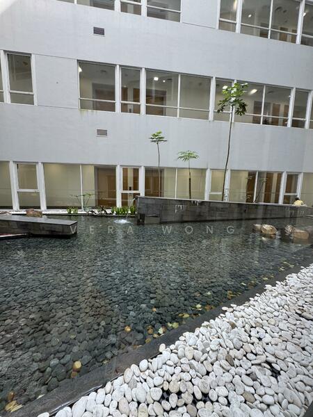 The Central, 6 Eu Tong Sen Street, 625 sqft, Office For Rent, by Vera Wong, 60185970 - Pool - CommercialGuru.com.sg