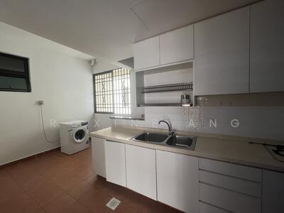 For Rent - Seletaris