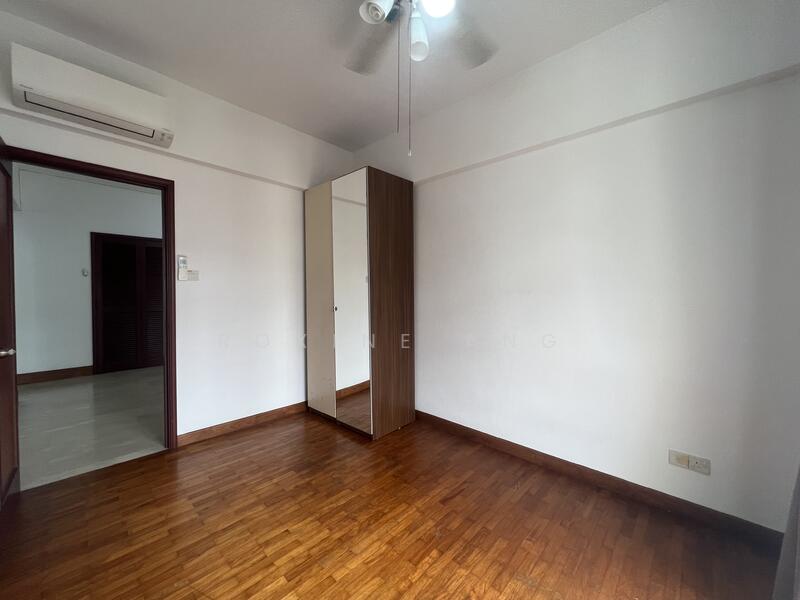 For Rent - Seletaris