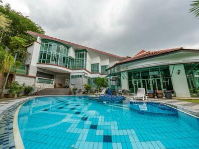 For Sale - 黄金地段 Exclusive HILLTOP GCB ‼️ Spacious Plot, 1KM Marymount!!!