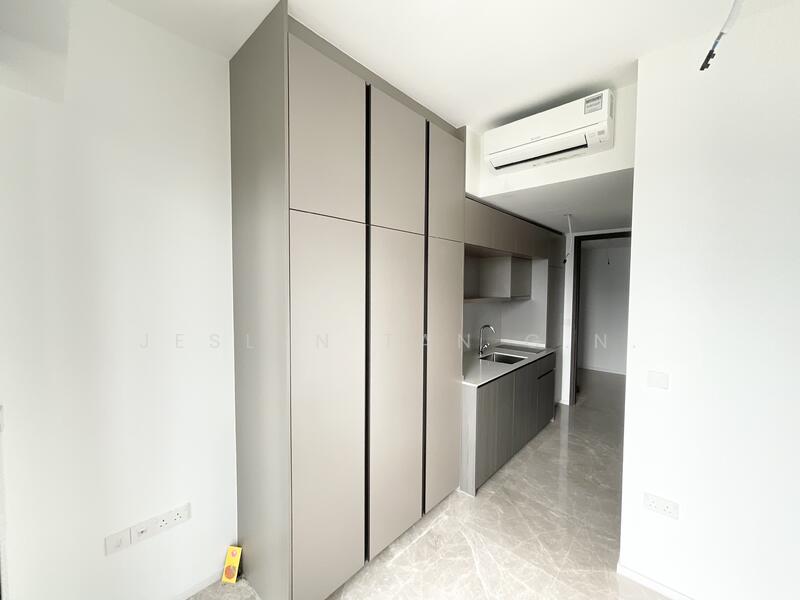 Dual Key Studio Unit with kitchen Top