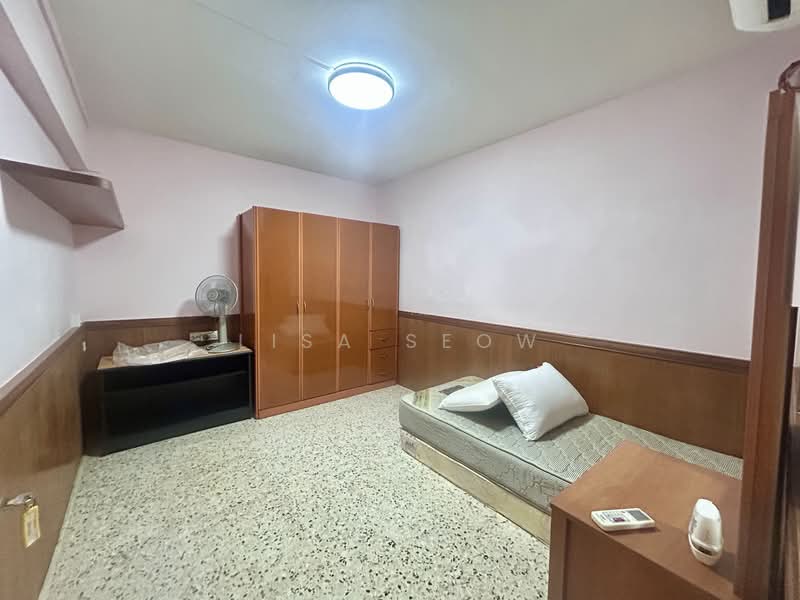 524 Ang Mo Kio Avenue 5, 524 Ang Mo Kio Avenue 5, 2 Bedrooms, 721 sqft, HDB Flat For Rent, by Lisa Seow, 60186551 - Bedroom - PropertyGuru.com.sg