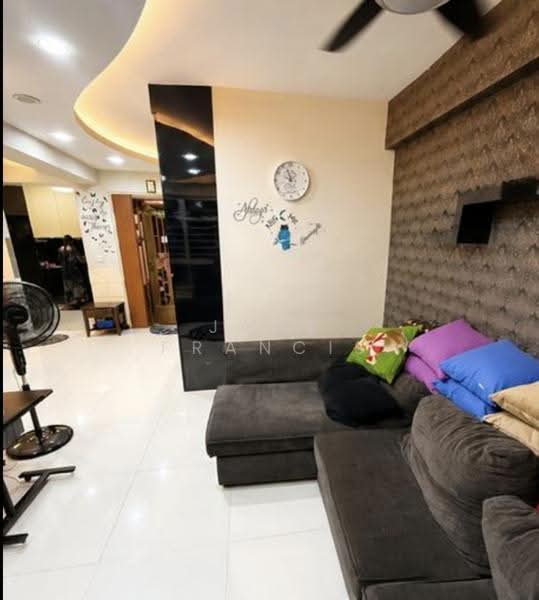 449B Bukit Batok West Avenue 9, 449B Bukit Batok West Avenue 9, Dairy Farm / Bukit Panjang / Choa Chu Kang, 3 Bedrooms, 1,001 sqft, HDB Flat For Sale, by Jane Francis, 60186567 - Living Room - PropertyGuru.com.sg