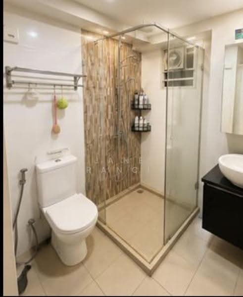 449B Bukit Batok West Avenue 9, 449B Bukit Batok West Avenue 9, Dairy Farm / Bukit Panjang / Choa Chu Kang, 3 Bedrooms, 1,001 sqft, HDB Flat For Sale, by Jane Francis, 60186567 - Attached Bathroom - PropertyGuru.com.sg