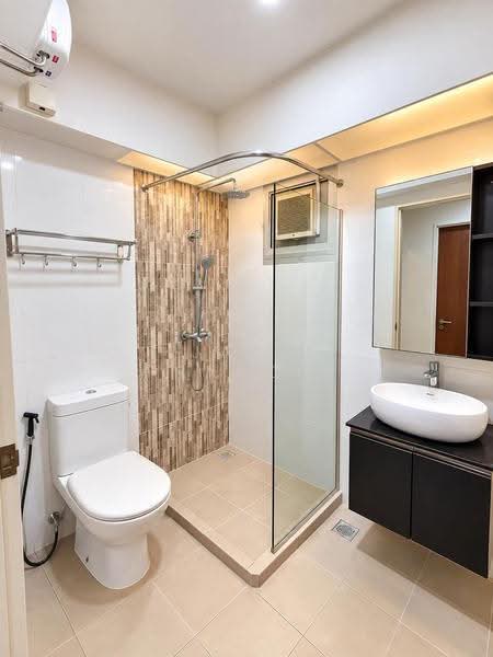 449B Bukit Batok West Avenue 9, 449B Bukit Batok West Avenue 9, Dairy Farm / Bukit Panjang / Choa Chu Kang, 3 Bedrooms, 1,001 sqft, HDB Flat For Sale, by Jane Francis, 60186567 - Common Bathroom - PropertyGuru.com.sg
