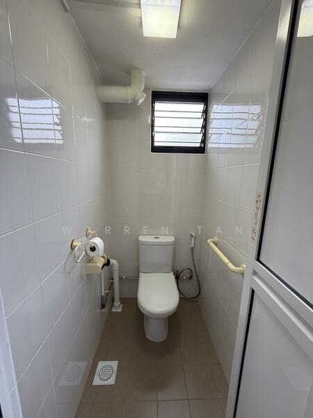 For Rent - 271 Queen Street