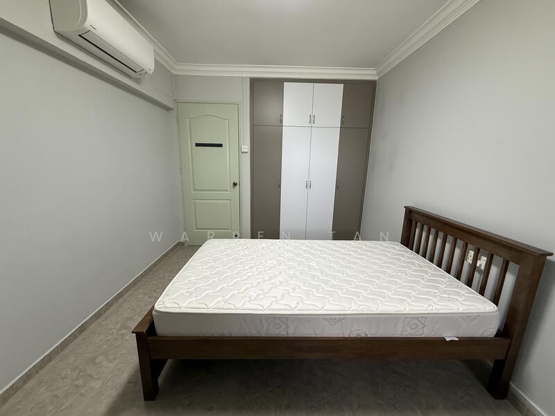 For Rent - 271 Queen Street