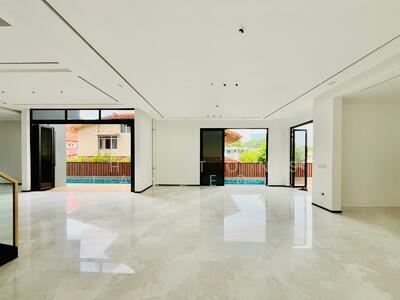 For Sale - Brand New Majestic F. H Semi-D With Pool, Lift & 270 Degrees Of Panoramic View