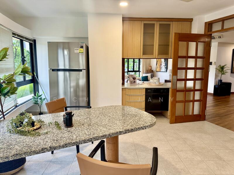 Bright Family Kitchen β Spacious Freehold Home D10