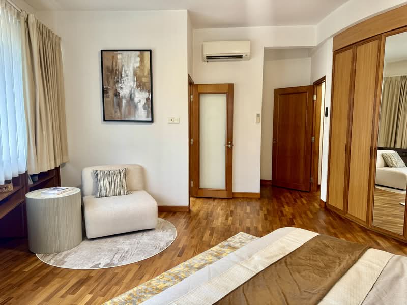 Master Bathroom – Well-Maintained Freehold D10 Residence