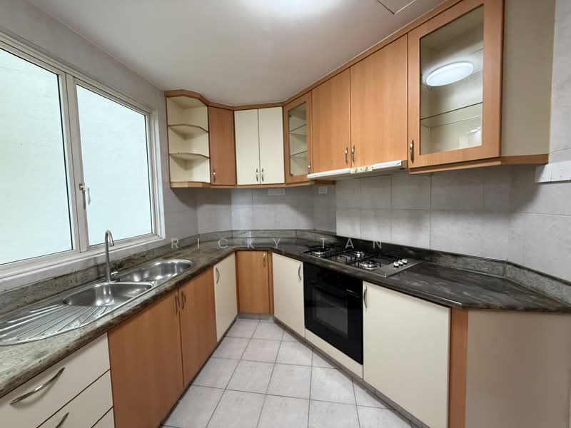 For Rent - The Petals