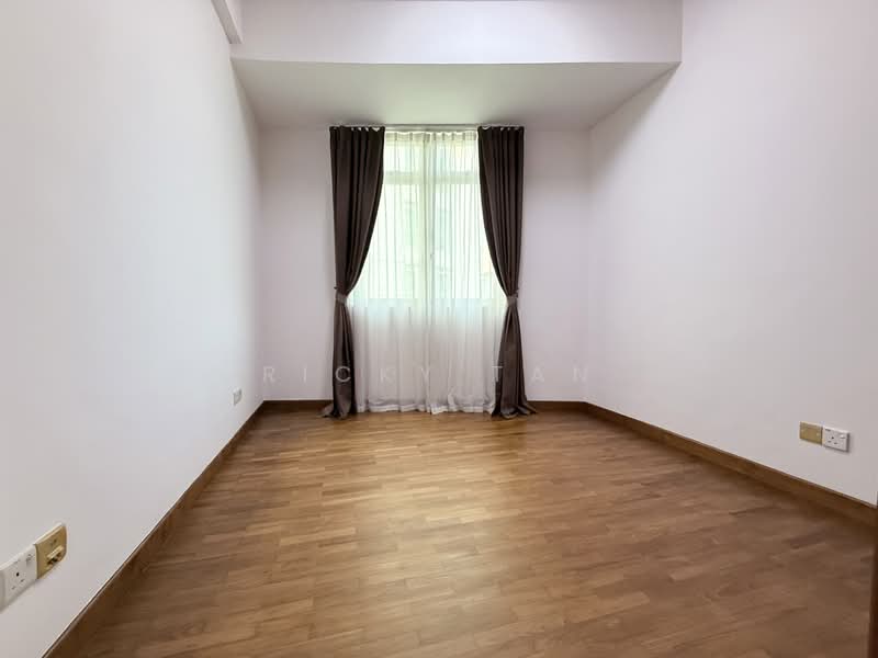 For Rent - The Petals