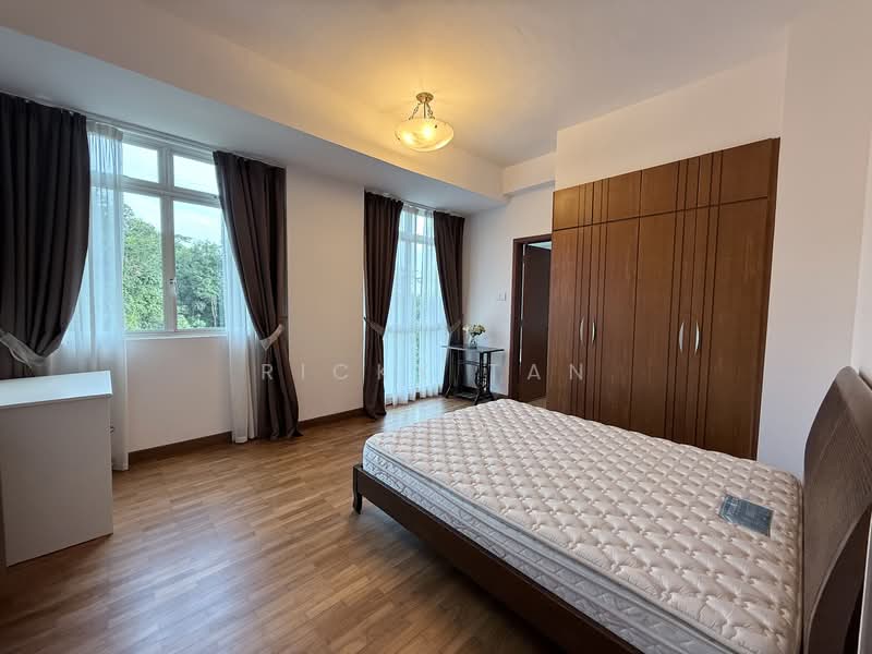 For Rent - The Petals