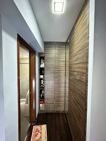 Master bedroom walking closet