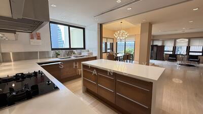 For Sale - The Claymore