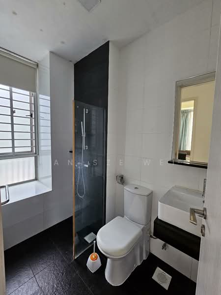 Estique, 3 Rose Lane, 2 Bedrooms, 786 sqft, Apartment For Rent, by Tan Sze Wei, 60187438 - Bathroom - PropertyGuru.com.sg