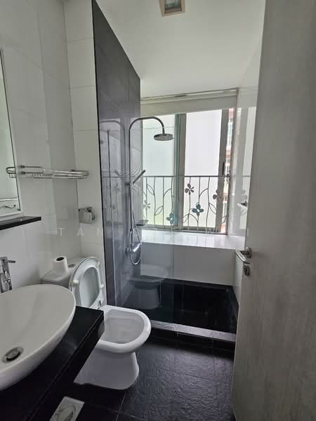 Estique, 3 Rose Lane, 2 Bedrooms, 786 sqft, Apartment For Rent, by Tan Sze Wei, 60187438 - Bathroom - PropertyGuru.com.sg