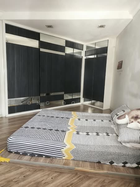 647 Yishun Street 61 HDB Flat For Sale at S$ 515,000 | PropertyGuru Singapore - Bedroom