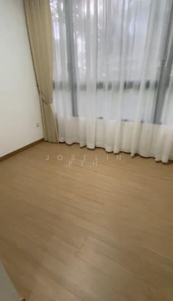 Bedroom 2 can fit Queen Size Bed