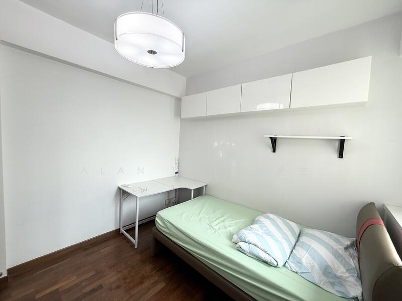 For Rent - Cheap Bedroom at Serangoon MRT Condo