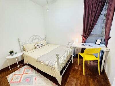 For Rent - Lakeholmz