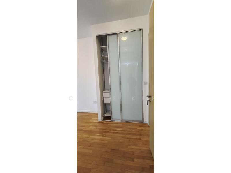 For Rent - Skies Miltonia