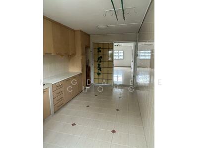 For Sale - 212 Ang Mo Kio Avenue 3