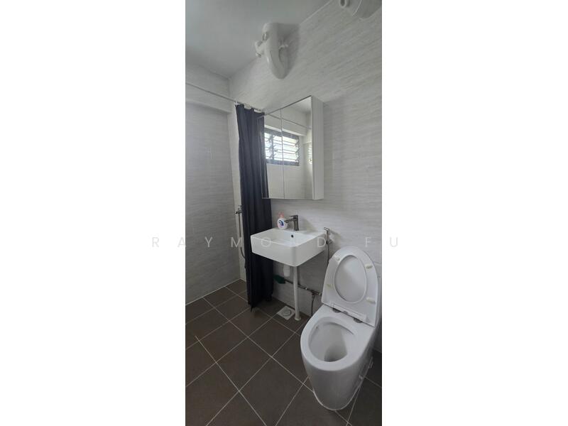Master bedroom toilet