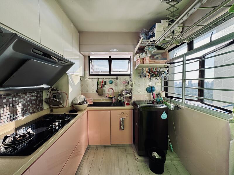 For Sale - 17 Dover Crescent