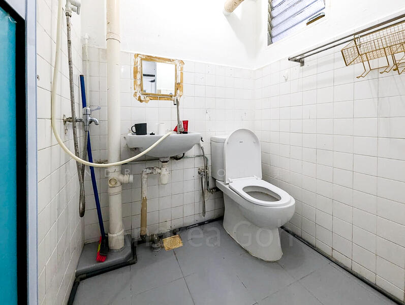 ❤️ PRICE REDUCED! COFFEESHOP 9+1 Stalls in Clementi West!, 713 Clementi West St 2, 3,358 sqft, Food & Beverage For Rent, by Andrea Goh 吴雪婷, 60188676 - Bathroom - CommercialGuru.com.sg