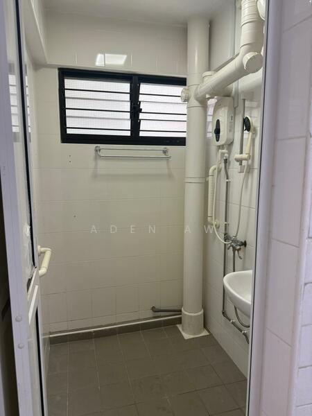 For Sale - 411 Pandan Gardens