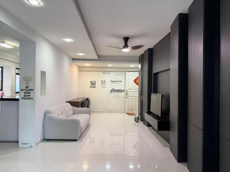 540 Jelapang Road HDB Flat For Sale at S$ 728,888 | PropertyGuru Singapore - Living Room
