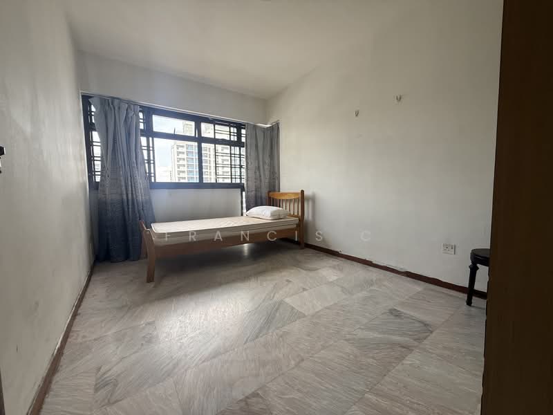 152 Lorong 2 Toa Payoh HDB Flat For Sale at S$ 1,240,000 | PropertyGuru Singapore - Bedroom