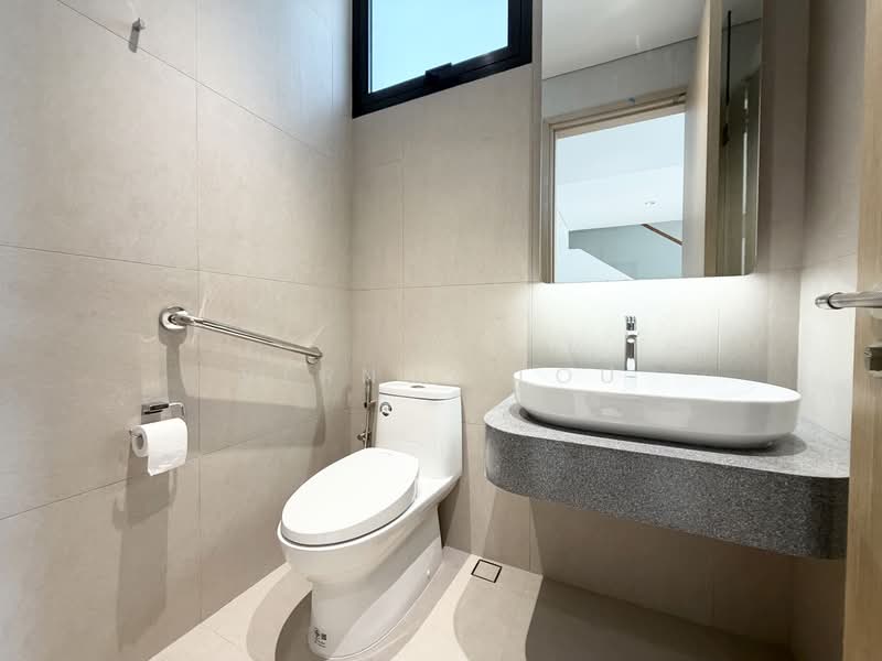 Whitley Road brand new semi detached w lift, Whitley road, dyson road, chancery hill, 4 Bedrooms, 4,000 sqft, Semi-Detached House For Rent, by Vernus Lou, 60189056 - Bathroom - PropertyGuru.com.sg