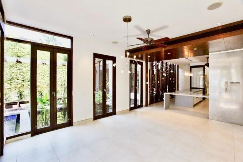 Ocean Drive Bungalow House For Sale at S$ 25,000,000 | PropertyGuru Singapore - Living Room