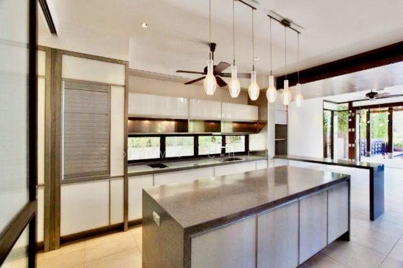 Ocean Drive Bungalow House For Sale at S$ 25,000,000 | PropertyGuru Singapore - Kitchen
