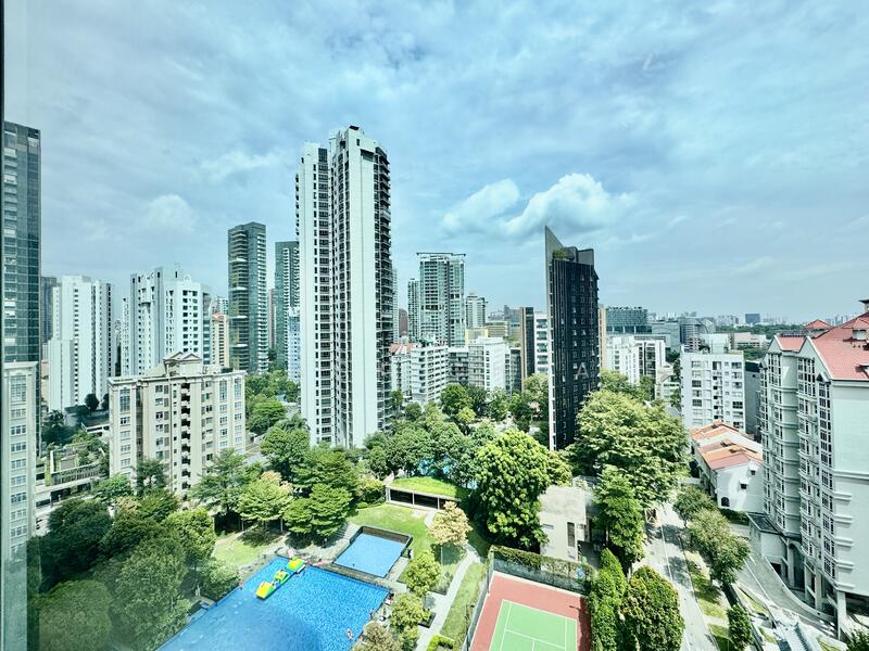 Freehold luxury living in River Valley