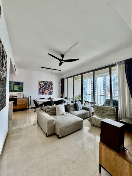 North Facing - bright and airy