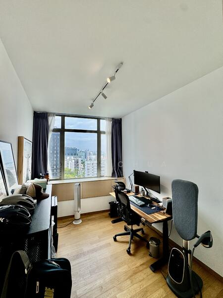 Common bedroom / study 