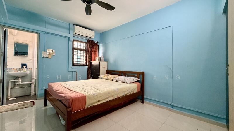 For Sale - 215 Ang Mo Kio Avenue 1