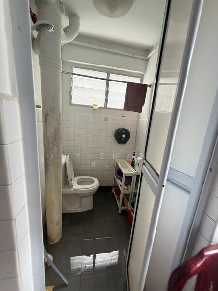 Bedok reservoir hdb shophouse with accommodation, Bedok / Upper East Coast, 1,646 sqft, Shop / Shophouse For Sale, by Ivy Zhang Rui, 60189804 - Bathroom - CommercialGuru.com.sg