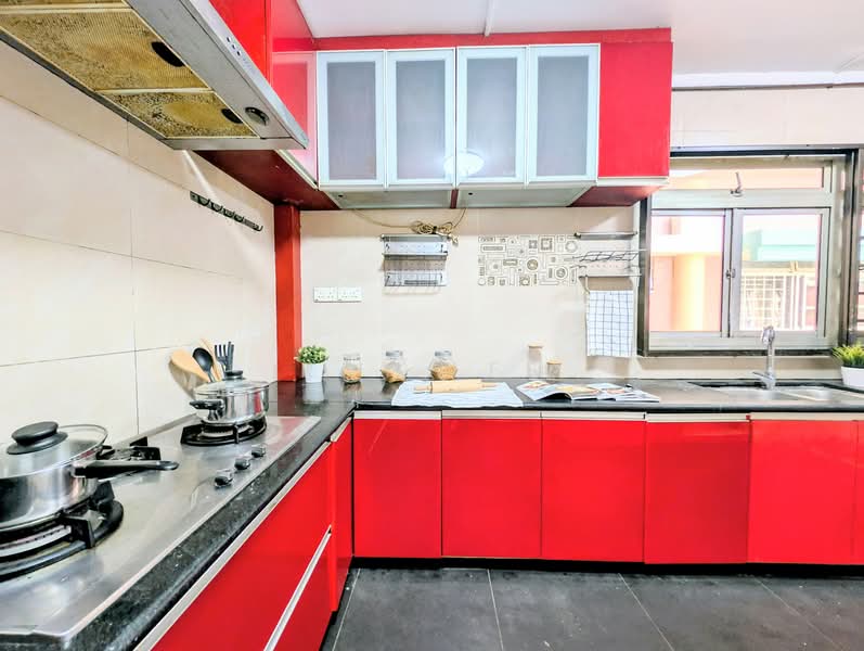 646 Jalan Tenaga HDB Flat For Sale at S$ 878,888 | PropertyGuru Singapore - Kitchen